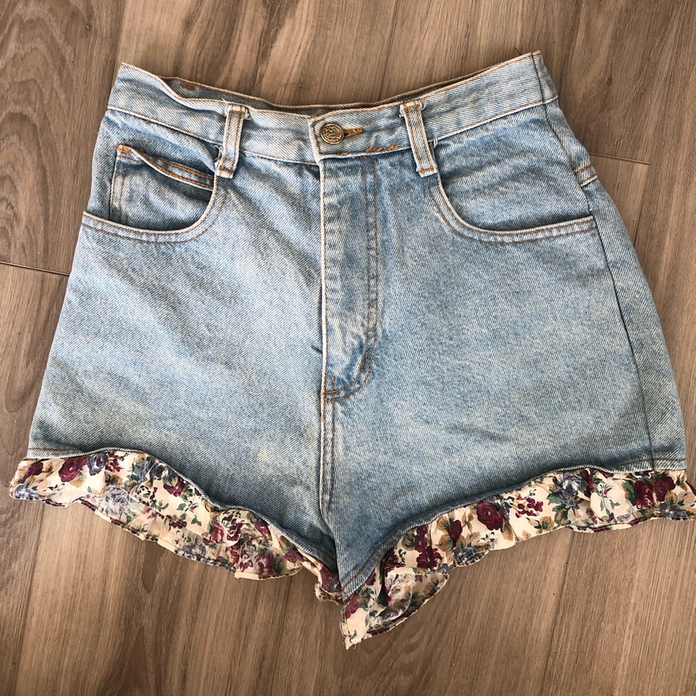Vintage Niki-Lee Denim Shorts with Ruffle Hem